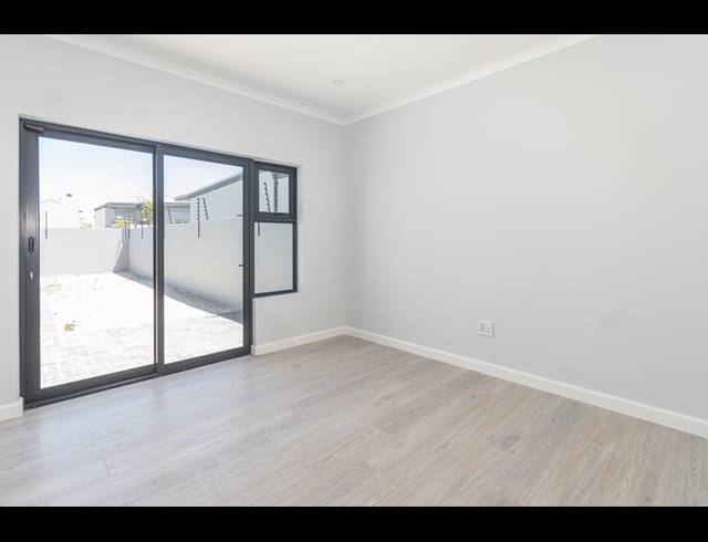 4 BEDROOM FREEHOLD FOR SALE IN PARKLANDS NORTH